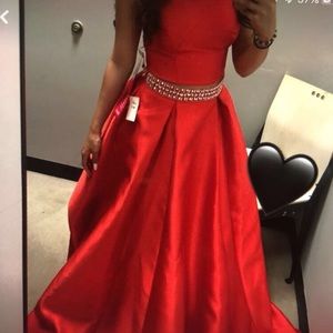 RED SHERRI HILL PROM DRESS- 2 piece